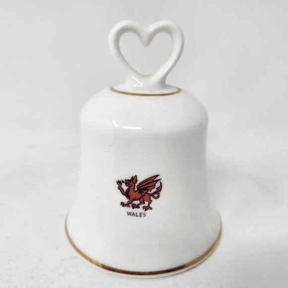 Finsbury Fine Bone China Bell Vintage Wales With Heart Handle & Welsh Emblems - Picture 5 of 11